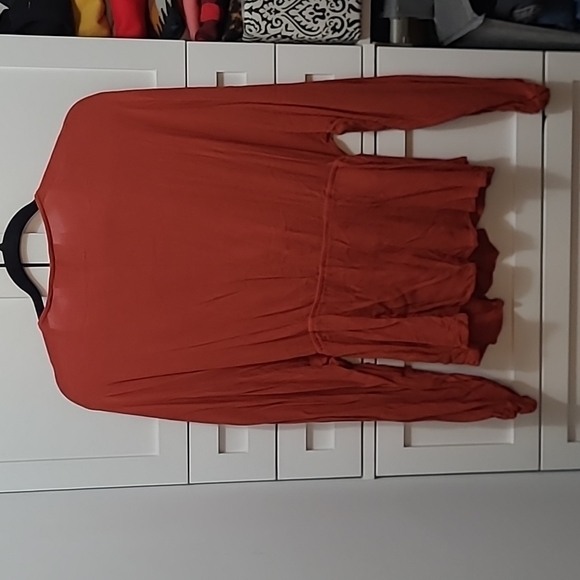 Savannah Jane Peplum Top Medium - Picture 2 of 2